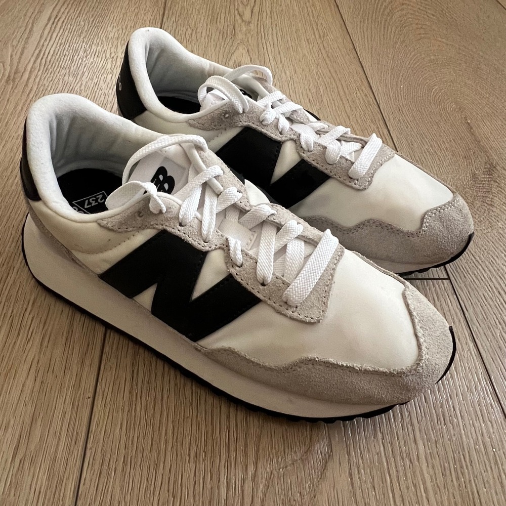 New Balance Women's 237 Lifestyle Sneakers. Womens Size 8